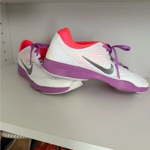 BRAND NEW Nike White and Purple Sneakers 8